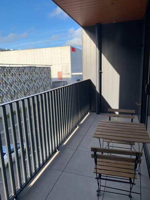 2 Bedrooms Apprtmt Plus Underground Parking In Cbd Christchurch Exteriör bild