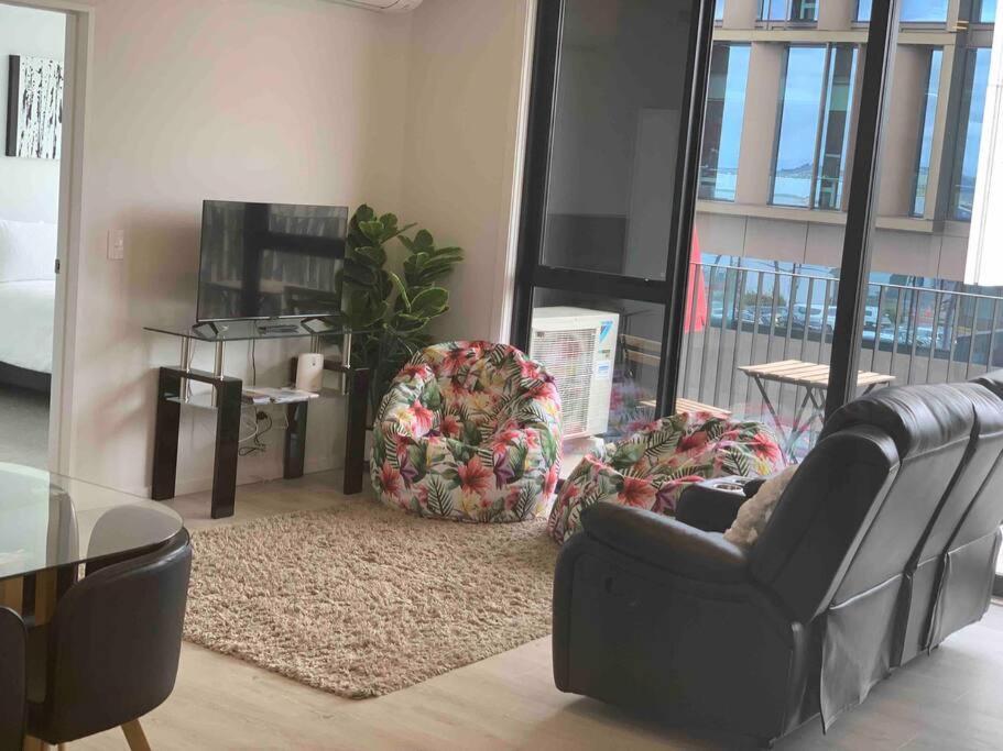2 Bedrooms Apprtmt Plus Underground Parking In Cbd Christchurch Exteriör bild