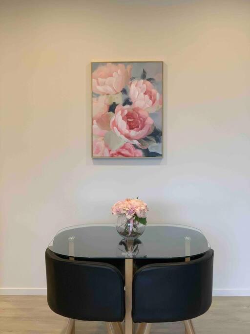 2 Bedrooms Apprtmt Plus Underground Parking In Cbd Christchurch Exteriör bild