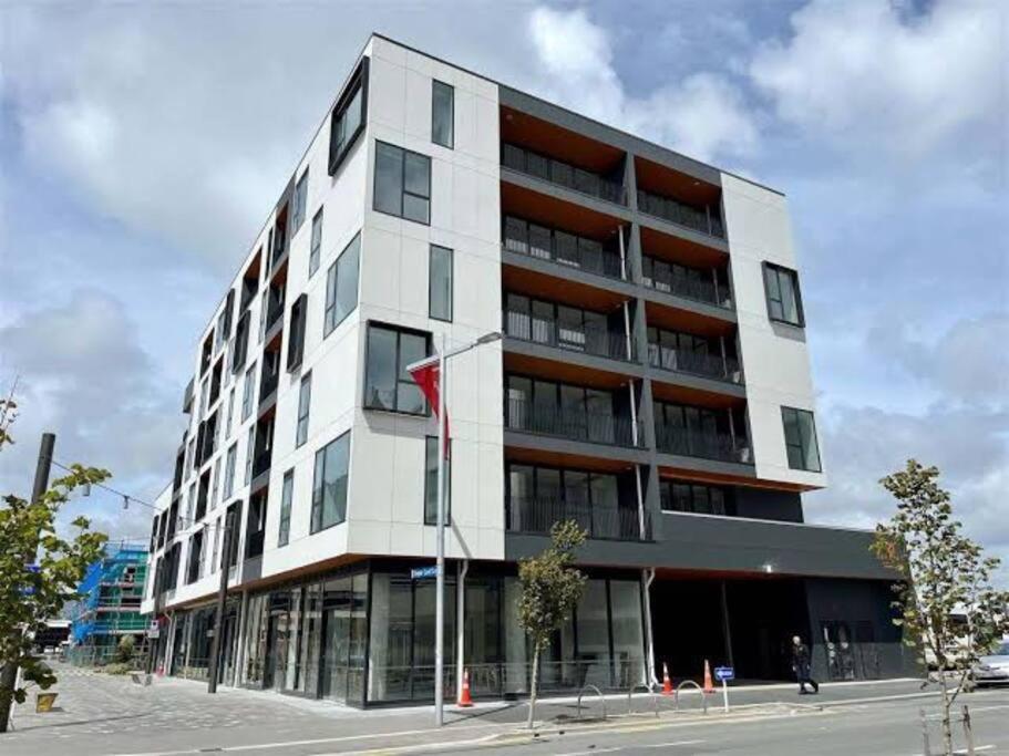 2 Bedrooms Apprtmt Plus Underground Parking In Cbd Christchurch Exteriör bild