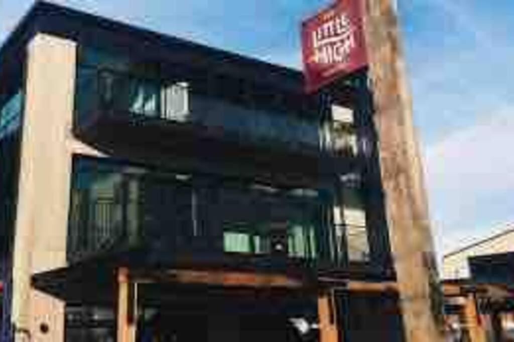 2 Bedrooms Apprtmt Plus Underground Parking In Cbd Christchurch Exteriör bild